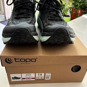 Topo Athletic Women's Vista Black and Mint Running Shoes 8 Wide